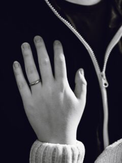 Letzte Hochzeit der Saison… und was für ein Gefühl! 🤎✨

Was für ein Jahr – emotional, intensiv, wunderschön und ehrlich gesagt auch ganz schön anstrengend. So viele unvergessliche Geschichten, so viele Tränen, Lacher und magische Momente. Und ja… ich glaube, ich habe dieses Jahr tatsächlich einen neuen Rekord gebrochen! 😍 (Mehr dazu später 😉)

Heute steht das grosse Finale an – der grosse Tag von S & D!
Und wie es scheint, habe ich die Sonne direkt aus den Bergen mit ins Flachland gebracht ☀️🤩

Also, let’s go – voller Energie, voller Freude und mit ganz viel Herz!
Let’s rock this last wedding of the season! 💪📸

#Hochzeitssaison #Finale #LetzteHochzeit #RoutscherPhotography #Sonnenkind #Herzensjob #DankbarkeitPur 🤎