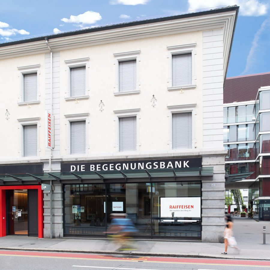 3-routscher-fotografie-corporate-business-Raiffeisenbank-Aarau-Lenzburg-kölliken-oberentfelden-filialen_Routscher_Roger_Nebi